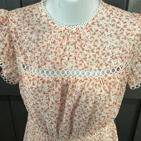 ❤️ SMOCKING FLORAL
PRINT DRESS size small new without tags - Picture 2 of 4